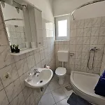Apartamento In With Sea View, Balcony, Air Conditioning, W-lan 5067-2 Duće